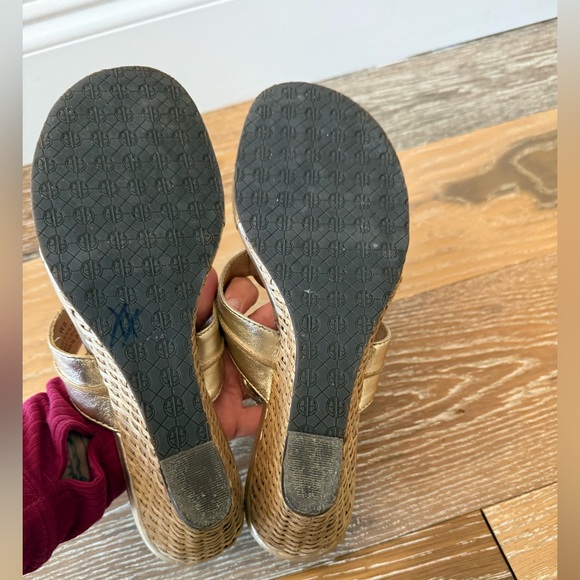 Lilly Pulitzer Mckim Wedge gold Sandals size 9 - Picture 6 of 10